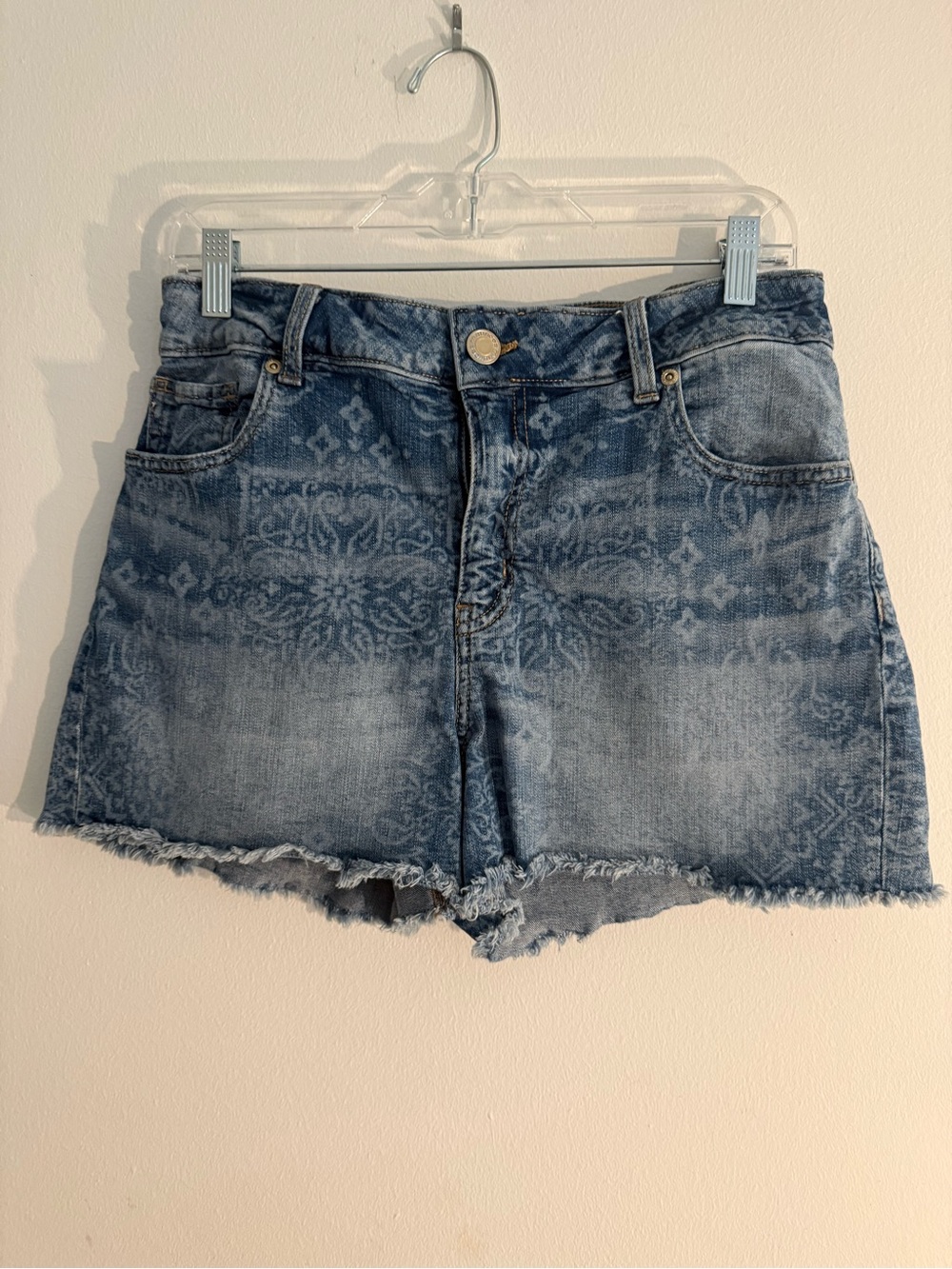 Maurices Blue Patterned Denim Jean Shorts